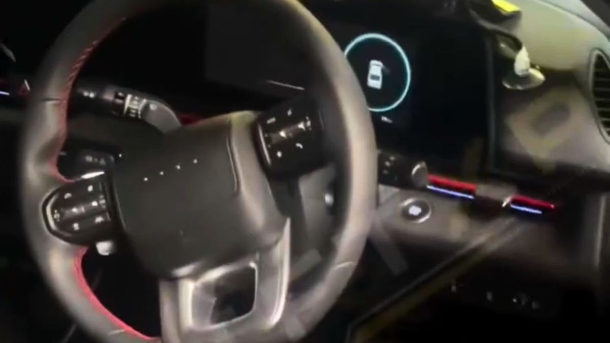 Hyundai Verna facelift interior revealed in new spy shots